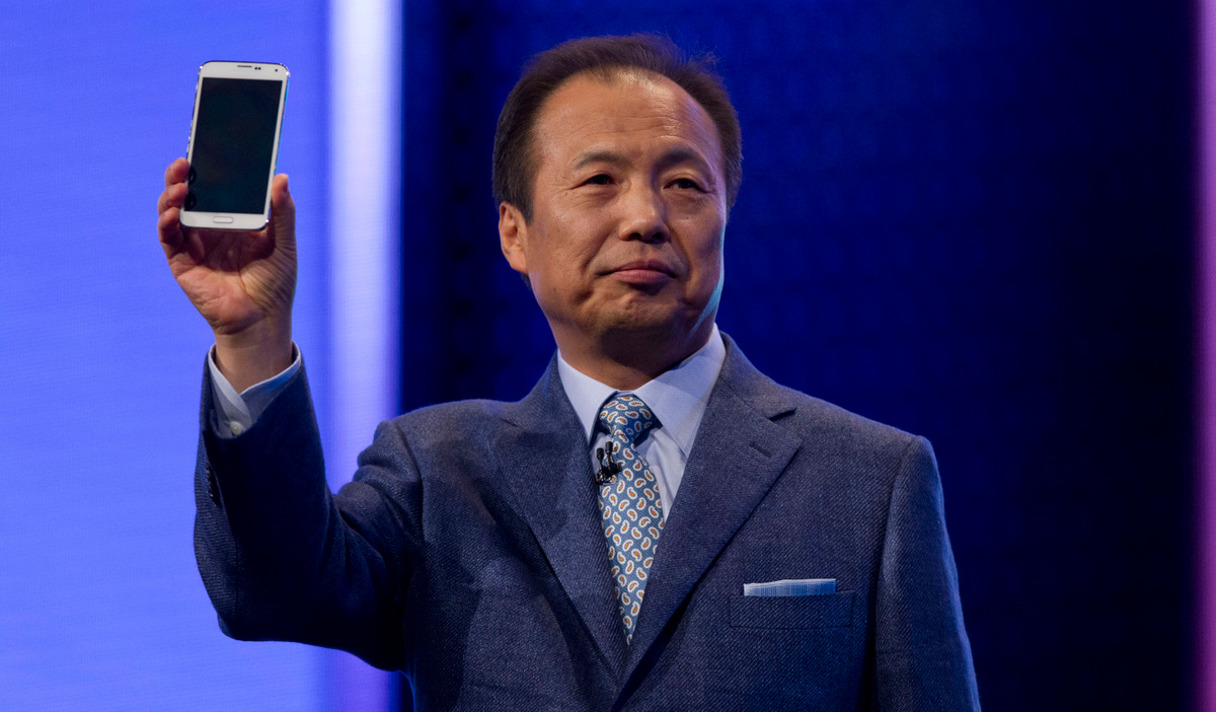 Samsung планирует стать разработчиком программного обеспечения