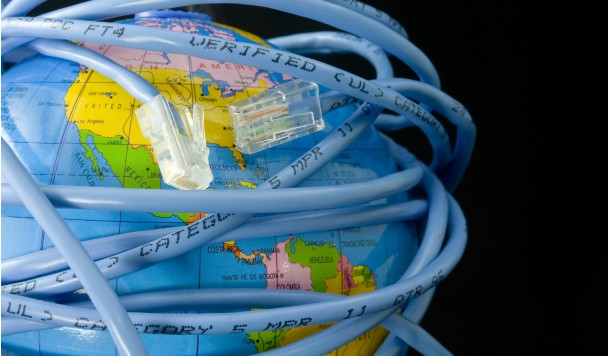 Достаточно ли Интернета в Украине?