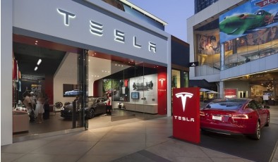 Убытки Tesla увеличились