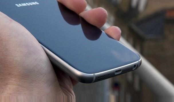 Новый флагман Galaxy S7 Edge засветился на новых рендерах