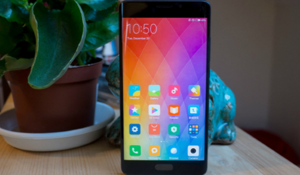 Stylus представил краткий обзор смартфона Xiaomi Mi Note 2