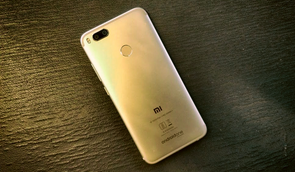 Xiaomi представила доступный клон iPhone 7