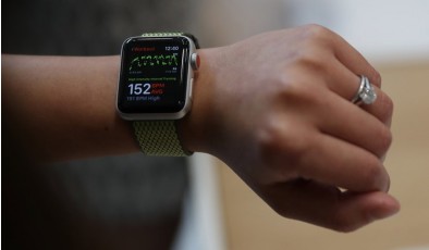 7 причин выбрать Apple Watch вместо Fitbit Versa