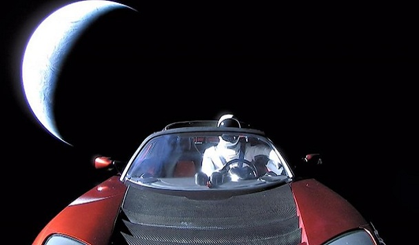 Отправленная в космос Tesla пролетела мимо Марса