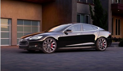 В США пьяный водитель заснул за рулем Tesla. Автопилот продолжил езду на высокой скорости.