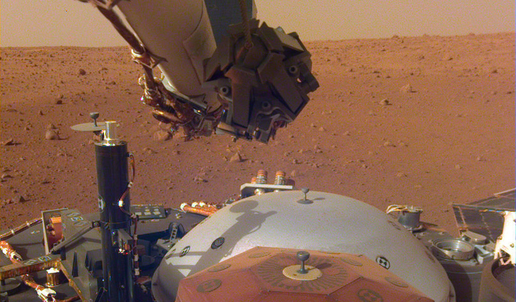 Селфи с Марса. Станция «Инсайт» приступает к работе