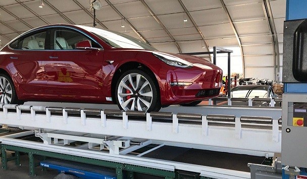 Tesla открыла для украинцев возможность покупки электрокаров через свой сайт