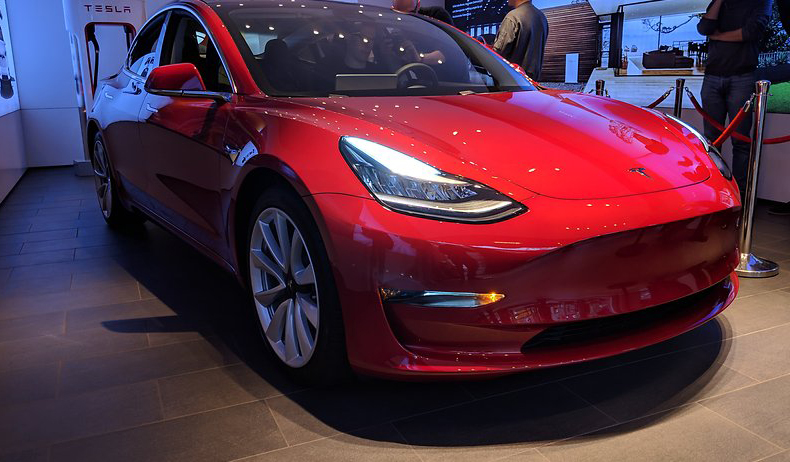 Электромобиль Tesla Model 3 станет главной целью хакеров всего мира
