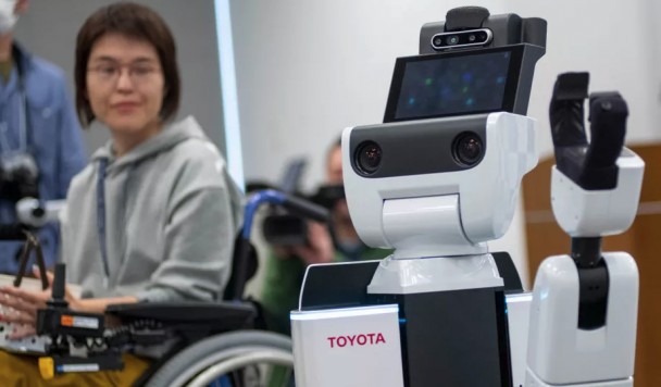 Япония представила роботов, которые будут обслуживать туристов во время Олимпийских игр 2020