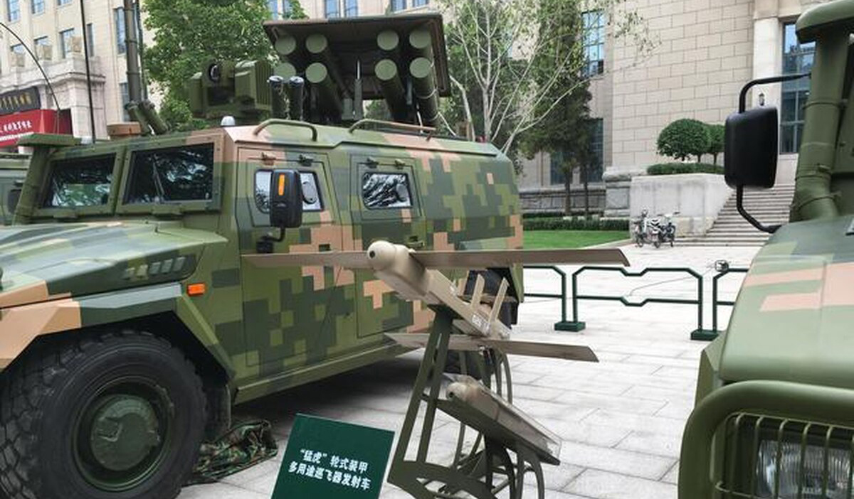 Китай разработал грузовик, запускающий над полем боя рой дронов-убийц