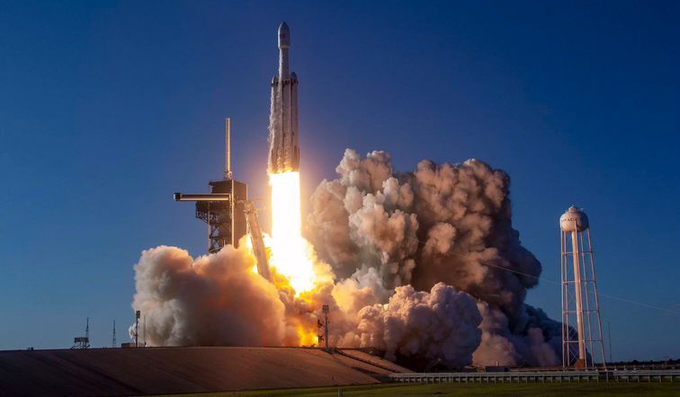 Смотрим в прямом эфире самый сложный запуск в истории SpaceX