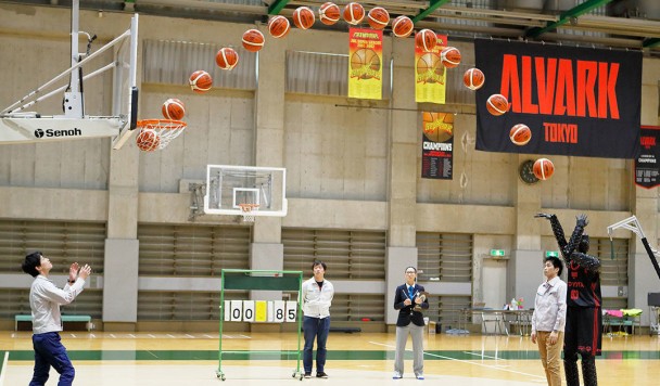 Робот-баскетболист от Toyota поставил мировой рекорд