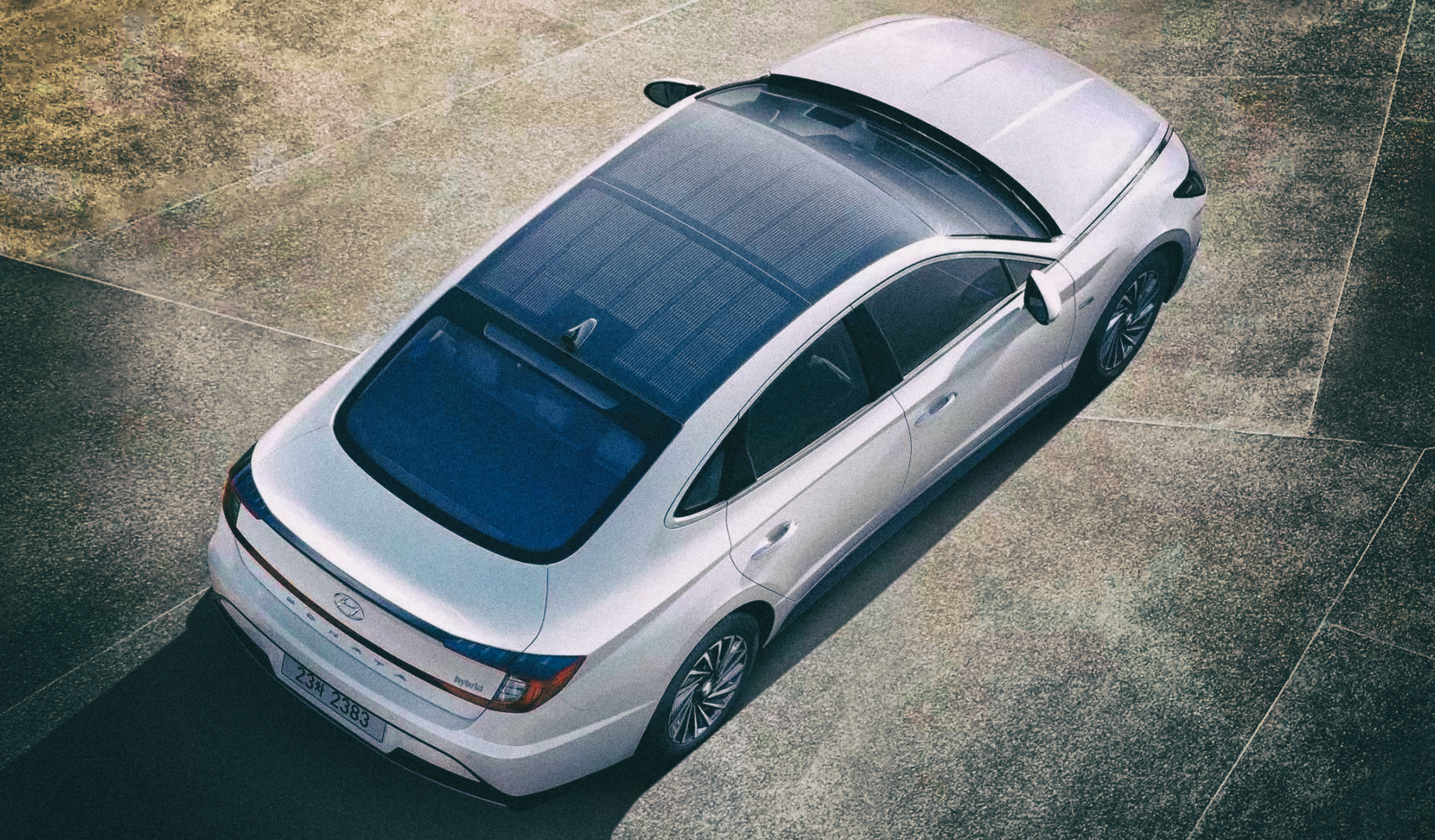 Hyundai начал продажу гибридных автомобилей на солнечных батареях