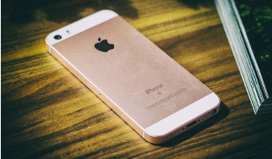 Отчет: Замена маленькому iPhone SE появится лишь в 2020