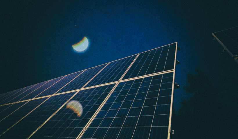 Разработаны солнечные панели, способные генерировать электричество даже ночью