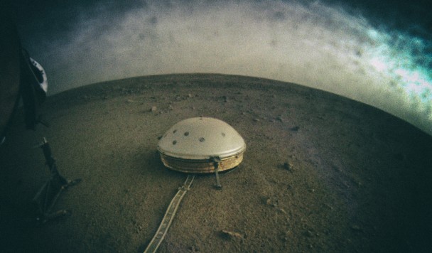 NASA поделилось странными звуками, записанными сейсмометром на Марсе