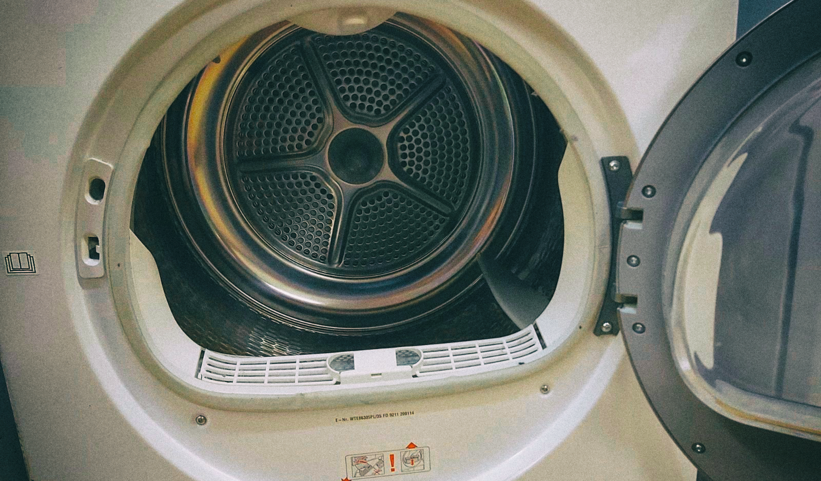 Правила выбора стиральной машины: стоит ли переплачивать за сушку белья?