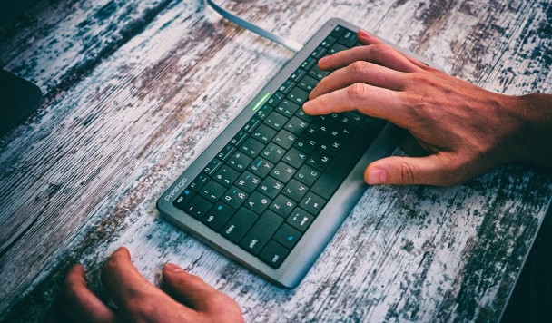 В Украине начались продажи первой в мире клавиатурной системы Click&Touch