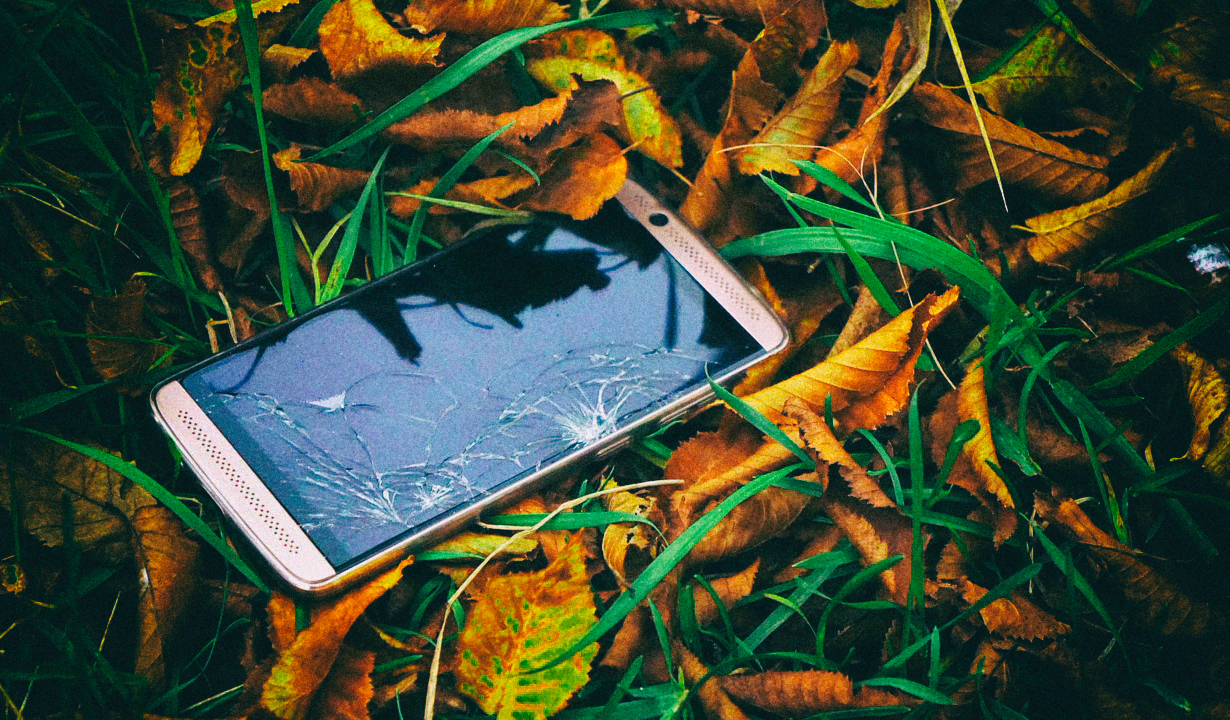 Выгодно ли заменять сломанный экран на вашем телефоне?