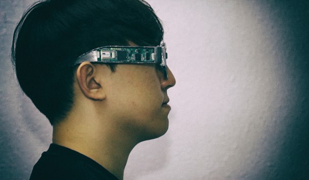 Созданы умные очки, отслеживающие глаза и мозговую активность пользователя