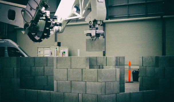 Представлен робот-каменщик, который строит стены с огромной скоростью