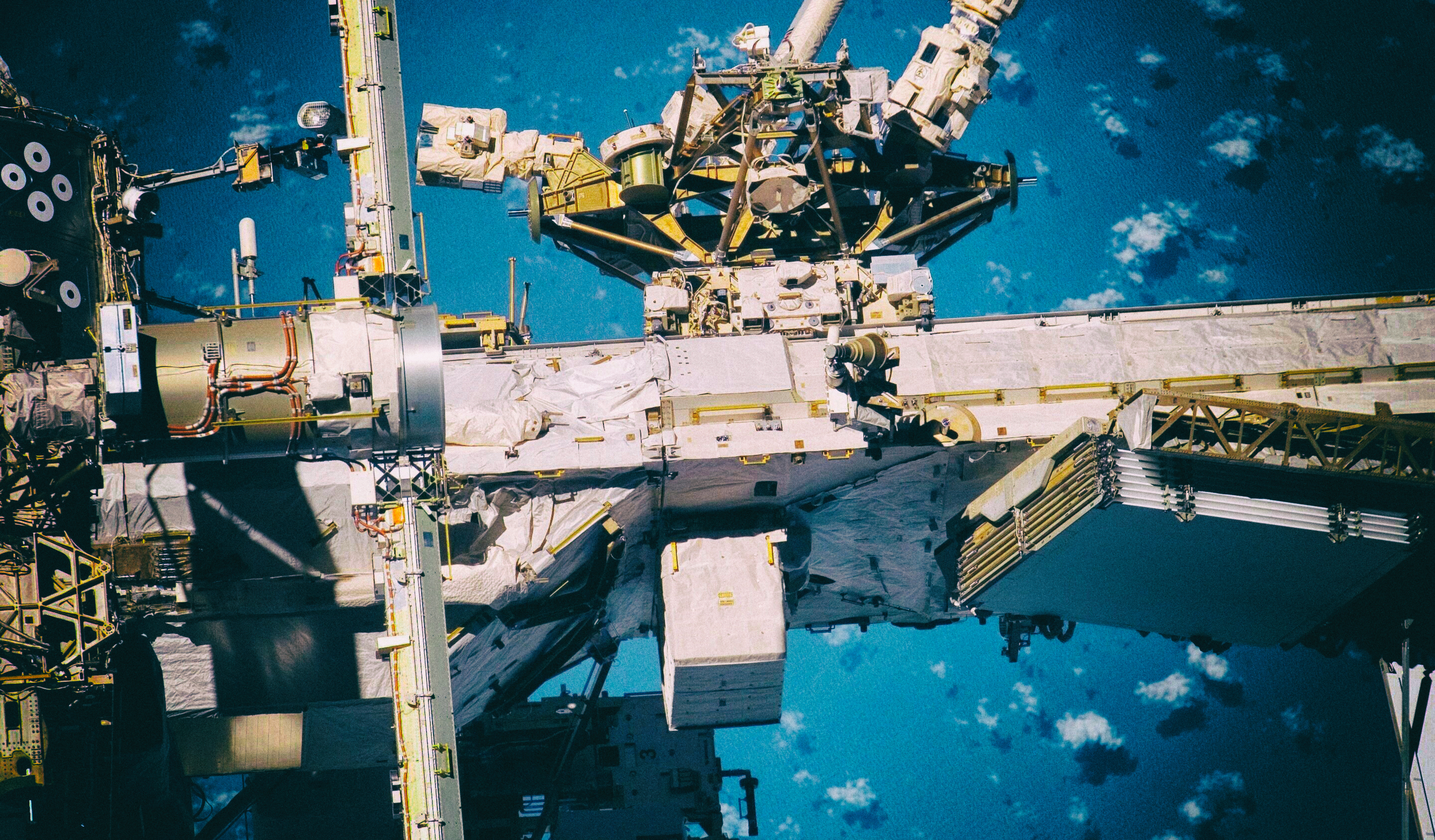 NASA использует робота для поиска поломок снаружи космической станции