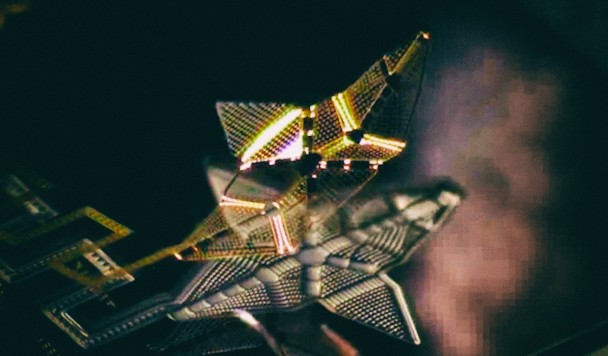 Искусство оригами позволило создать микроскопических трансформеров