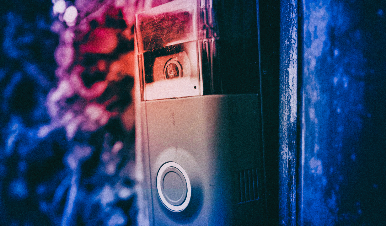 Преступники используют умные дверные звонки для слежки за полицией