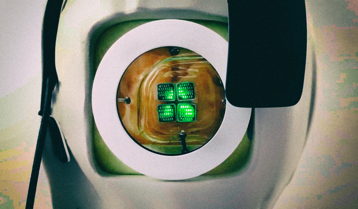 Ученые готовятся имплантировать первый в мире “бионический глаз”
