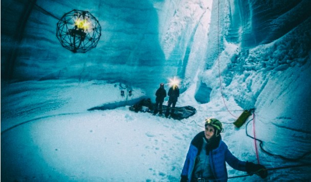 Необычный дрон помогает изучать ледяные пещеры Гренландии