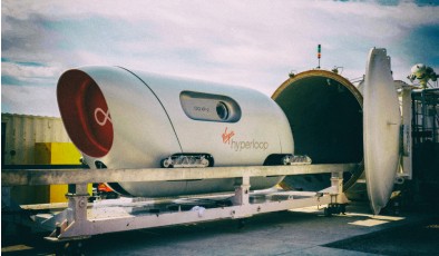 Первое испытание Hyperloop с живыми пассажирами прошло успешно