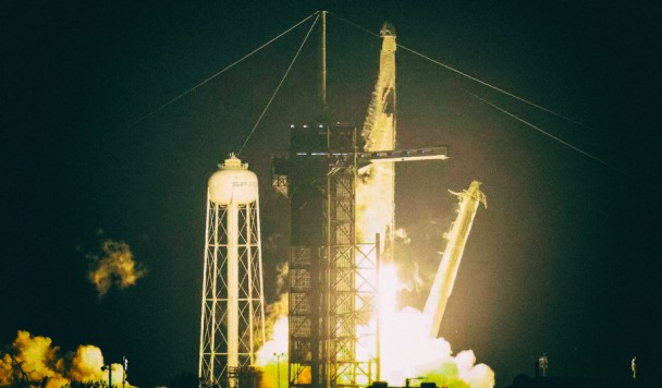Состоялся первый эксплуатационный запуск космического корабля SpaceX Crew Dragon
