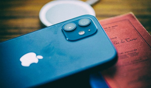 Удивительный Айфон 12: чем порадовала компания Apple?