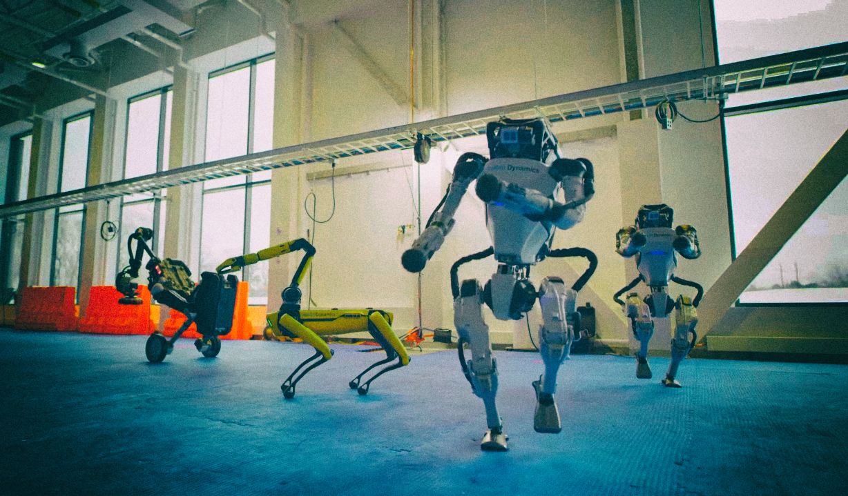 К Новому году Boston Dynamics заставила своих роботов танцевать
