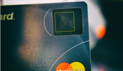 Samsung и Mastercard работают над платежной картой со сканером отпечатков