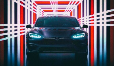 Tesla Model S Plaid стала самым быстрым серийным автомобилем в истории