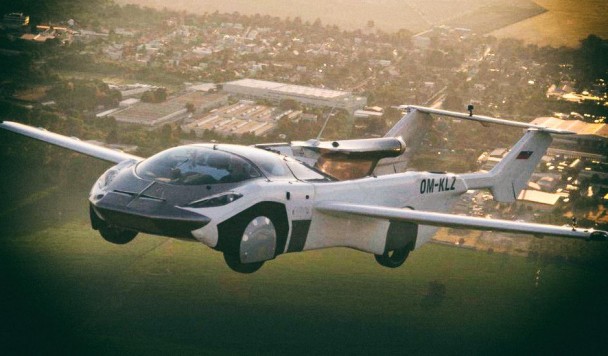 Прототип аэромобиля AirCar впервые пролетел между городами