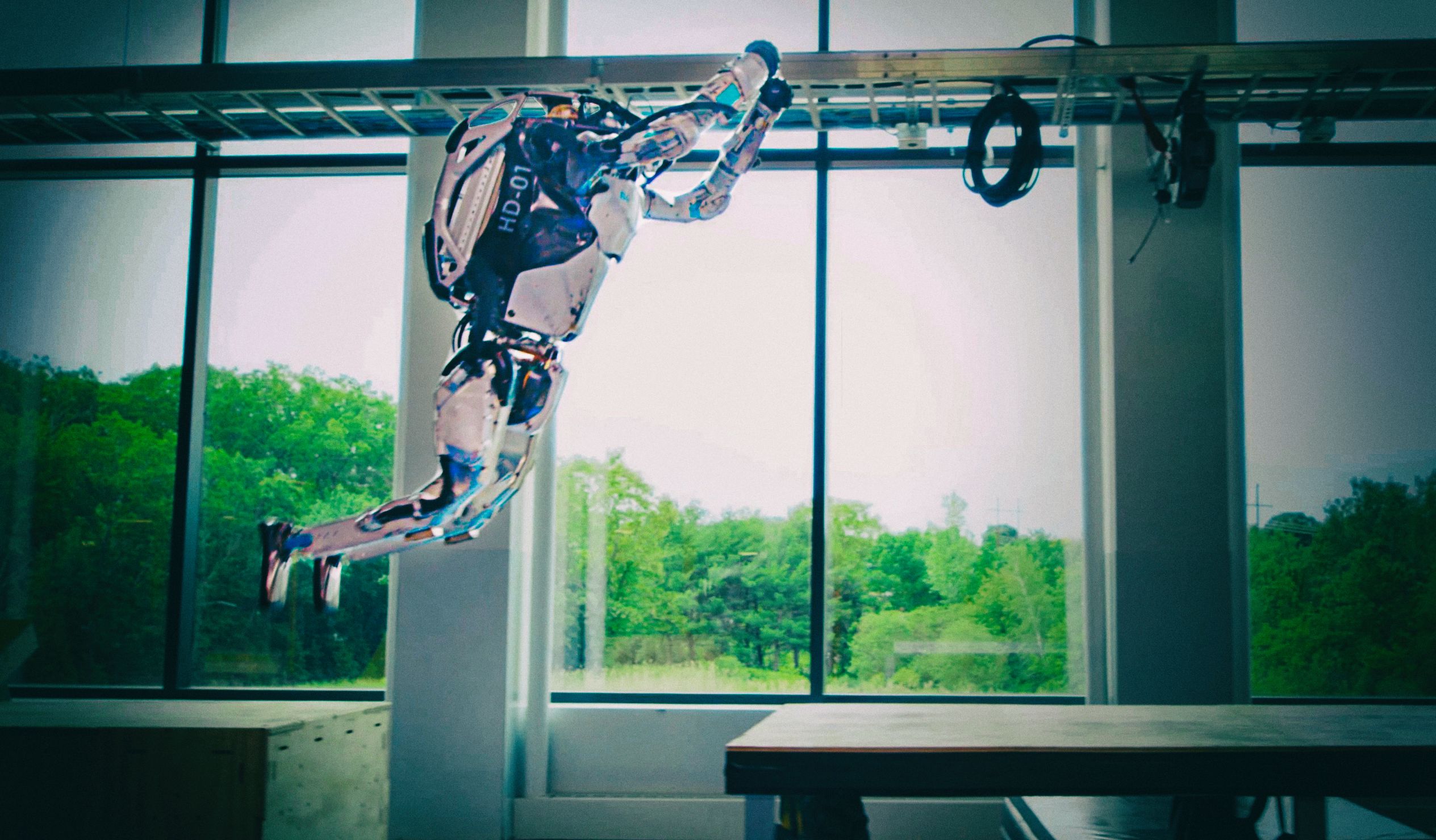 Роботы Boston Dynamics снова демонстрируют чудеса паркура