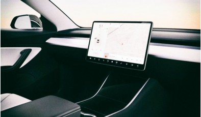 Илон Маск планирует создать дешевый электромобиль Tesla без руля