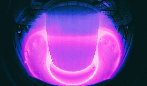 Искусственный интеллект помогает сдерживать плазму в реакторе термоядерного синтеза
