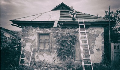 Рідні стіни, рідним людям — як долучитись до відновлення зруйнованих будинків у звільнених після окупації селах