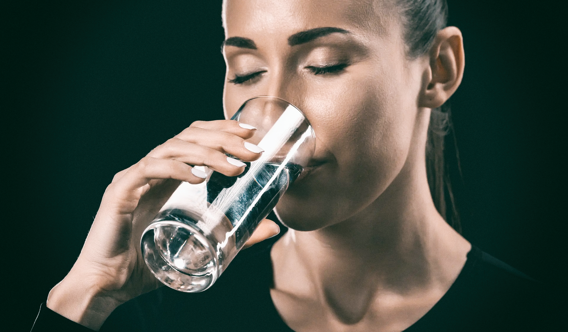 Пейте воду - живите дольше. Найдена связь между обезвоживанием и старением