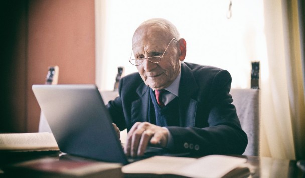 Использование интернета пожилыми людьми снижает риск деменции
