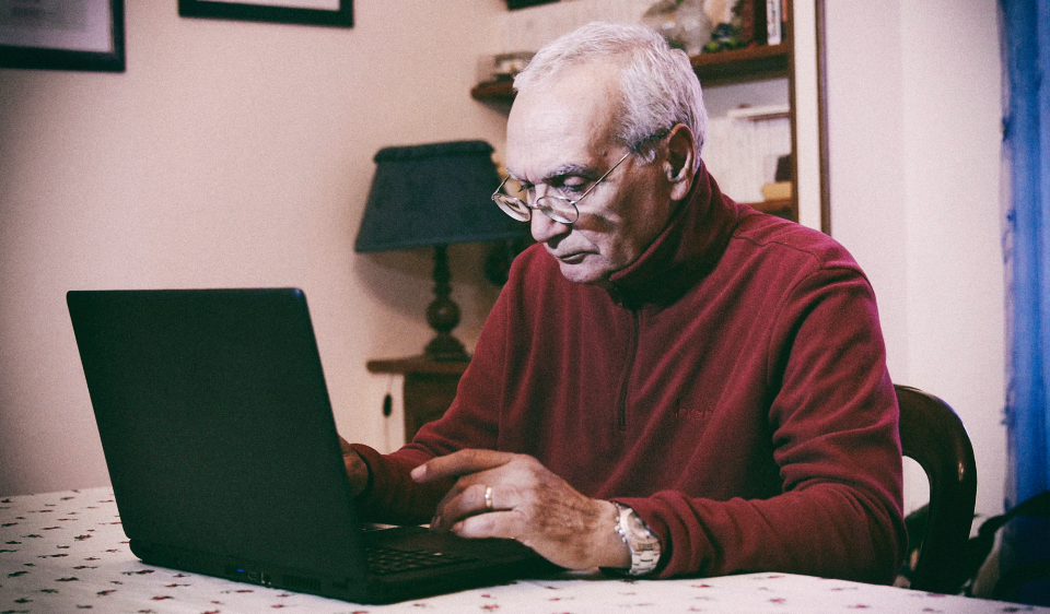 Обнаружена странная связь между использованием интернета и деменцией
