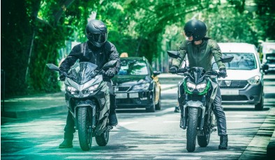 Kawasaki представила два новых маломощных электромотоцикла