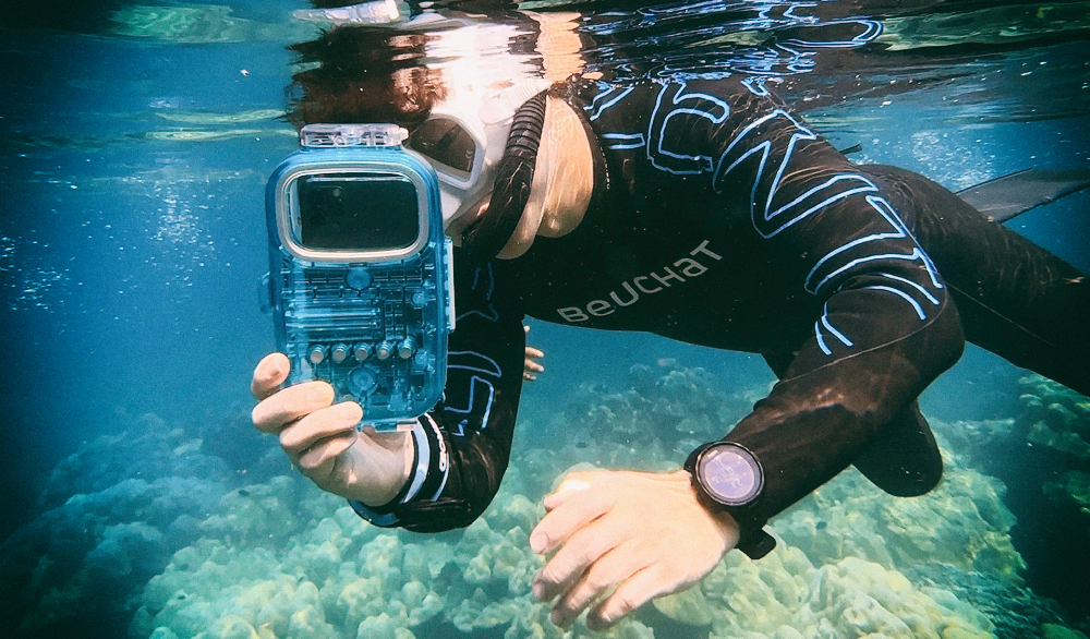 Универсальный корпус может превратить любой смартфон в подводную камеру