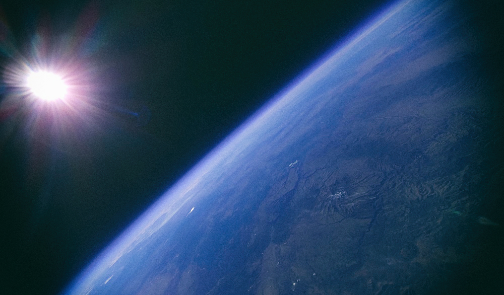 Samsung Galaxy S24 Ultra зробив знімки планети Земля з космосу