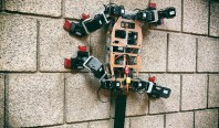 Новый робот-скалолаз может передвигаться по любым вертикальным поверхностям