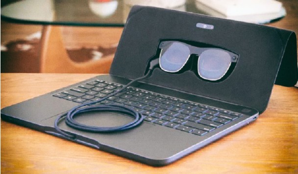 Представлен ноутбук с очками дополненной реальности вместо экрана