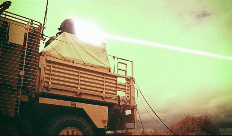 Великобритания испытала лазерное оружие на бронированной машине